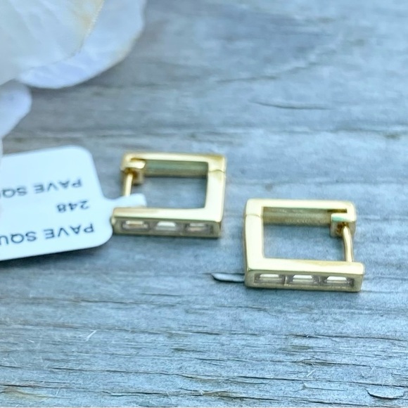 AQUA 18K GOLD OVER STERLING SILVER WITH CUBIC ZIRCONIA STONES CARTRIDGE HUGGIE - Picture 4 of 8